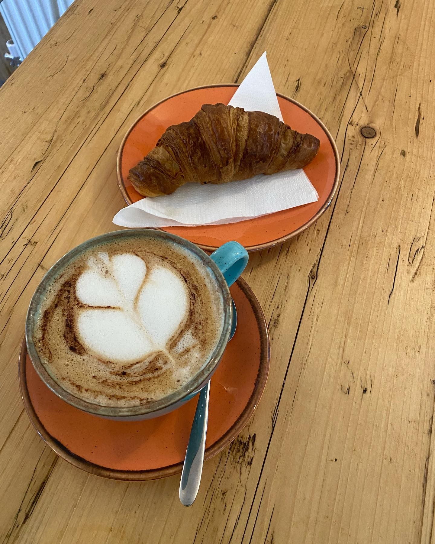 Come and join us on this chilly Sunday morning for a hot drink and freshly baked croissants 🥐 ☕️ #headlandsfarmfishery #headlandsfarmcoffeeshop #westwellow #freshpastries #hotcoffee☕