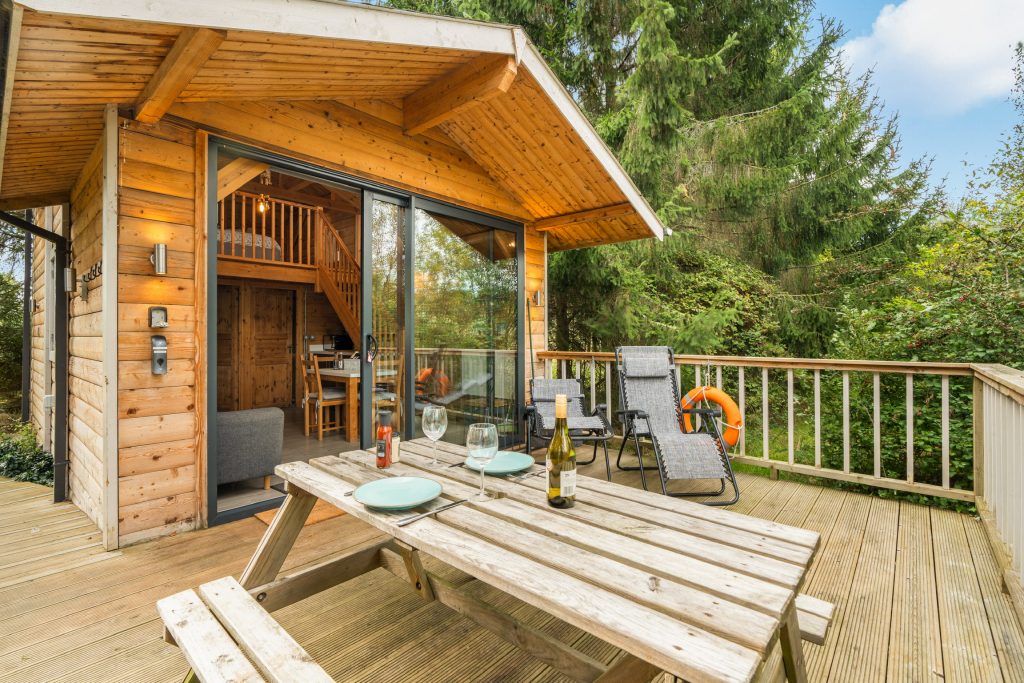 Pine Lodge - Lakeside